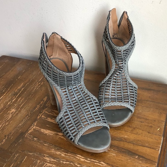 Report Peep Toe Leather Wedges - Picture 2 of 4